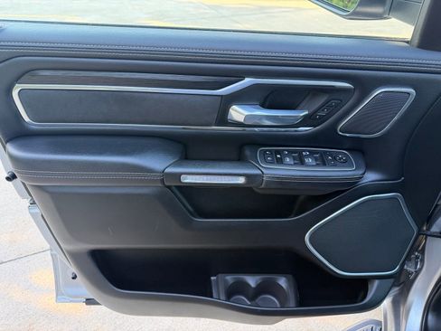 Used 2023 RAM 1500 Laramie AWD/4WD image 9