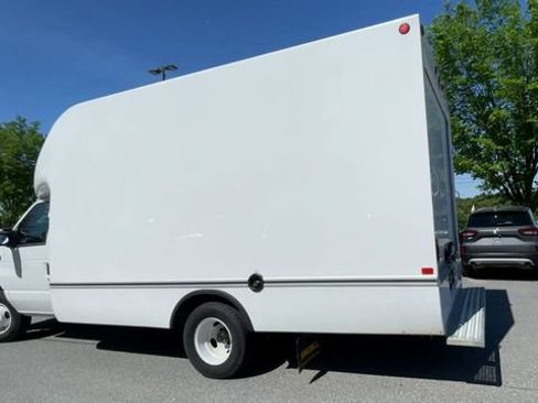 New 2026 Ford E-350 and Econoline 350 Super Duty w/ Power Equipment Group RWD image 4