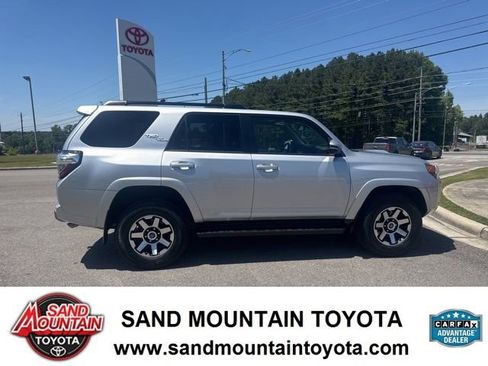 Used 2022 Toyota 4Runner TRD Off-Road Premium AWD/4WD image 2