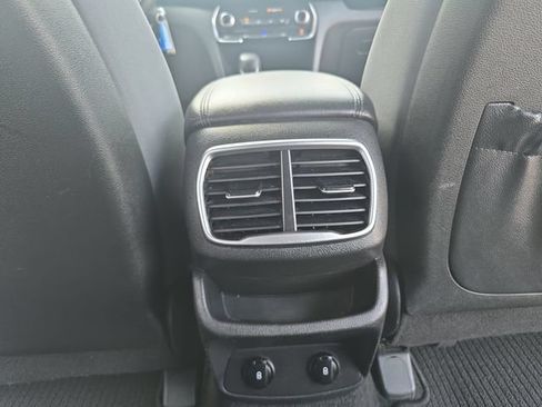 Used 2020 Hyundai Santa Fe SE AWD/4WD image 18