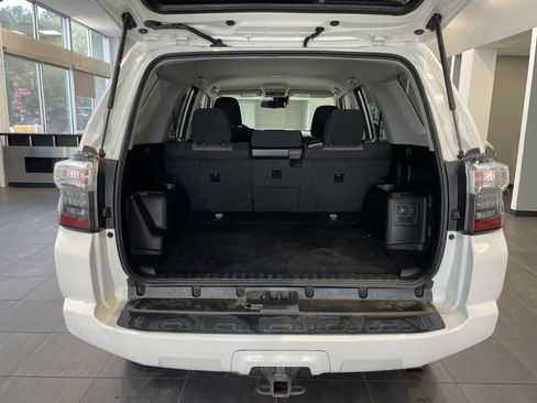 Used 2021 Toyota 4Runner SR5 AWD/4WD image 33