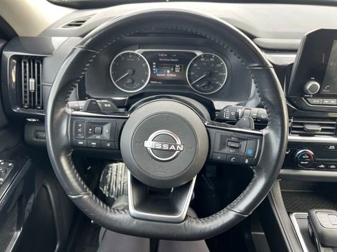 Used 2022 Nissan Pathfinder SV image 14