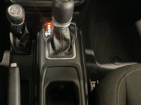 Used 2025 Jeep Wrangler Sport AWD/4WD image 15