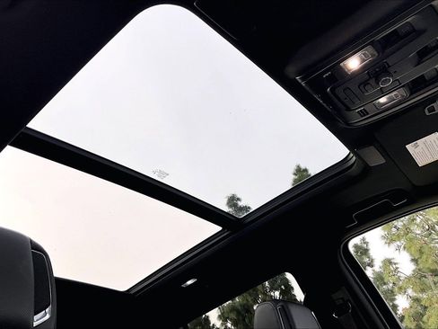 Used 2023 Cadillac Escalade Sport w/ LPO, ONYX Package image 29