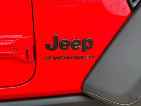 Used 2025 Jeep Wrangler Unlimited Sport AWD/4WD image 29