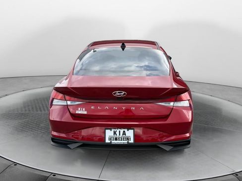 Used 2023 Hyundai Elantra SEL w/ Convenience Package FWD image 4
