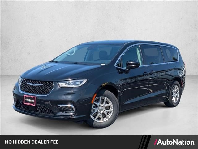 Used 2024 Chrysler Pacifica Touring-L FWD image 1