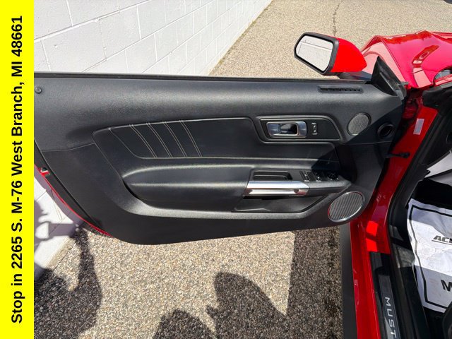 Used 2022 Ford Mustang Premium RWD image 17