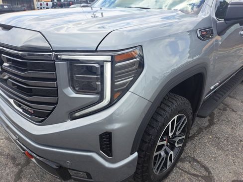 Used 2024 GMC Sierra 1500 AT4 w/ Technology Package AWD/4WD image 23