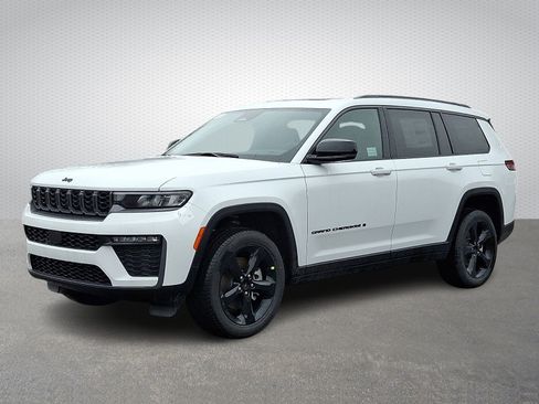 New 2026 Jeep Grand Cherokee L Limited w/ Limited Altitude Package image 3