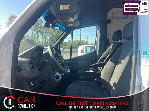 Used 2021 Mercedes-Benz Sprinter 2500 w/ Driver Convenience Package image 9