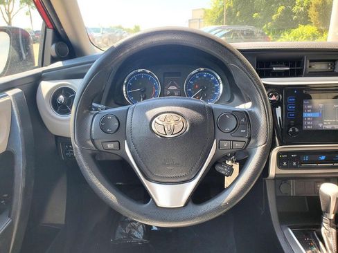 Used 2017 Toyota Corolla LE FWD image 9