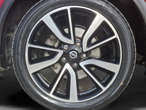 Used 2018 Nissan Rogue Sport SL w/ SL Premium Package image 16