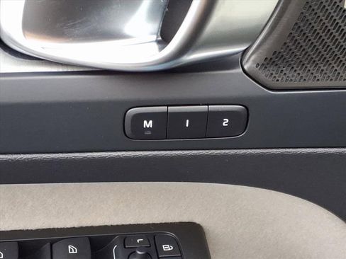 New 2026 Volvo XC40 B5 Ultra w/ Protection Package Premier image 17