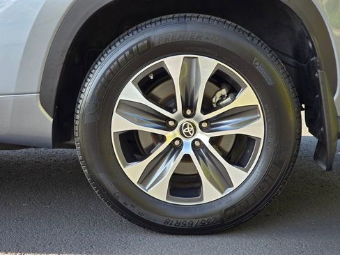 Used 2022 Toyota Highlander XLE image 30