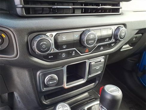 Used 2024 Jeep Gladiator Sport image 22