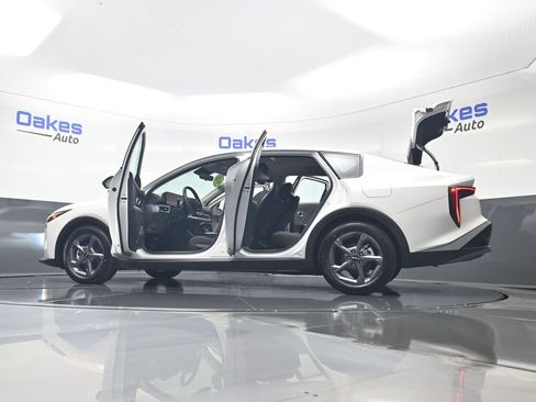 New 2025 Kia K4 FWD image 59