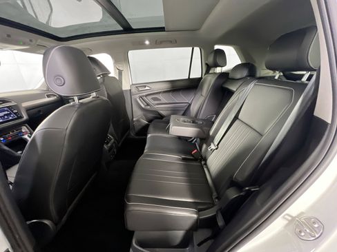 Used 2022 Volkswagen Tiguan SE image 24