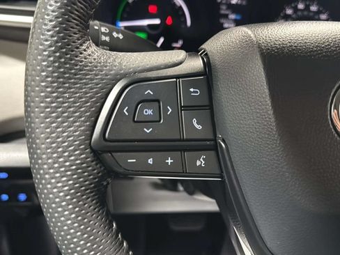 Used 2024 Toyota Sienna LE FWD image 26