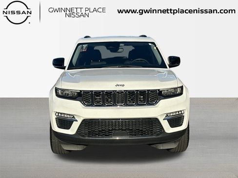 Used 2023 Jeep Grand Cherokee Limited image 6