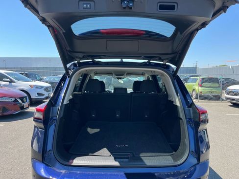 Used 2025 Nissan Rogue SV AWD/4WD image 33