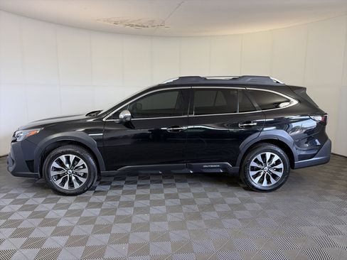 Used 2023 Subaru Outback Touring XT w/ Tech Package 3 AWD/4WD image 9