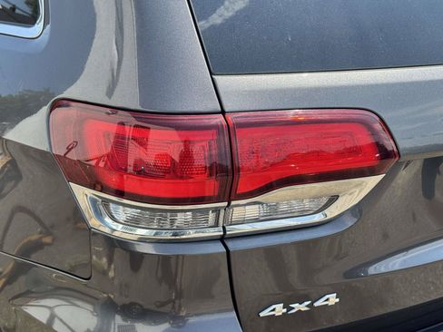 Used 2021 Jeep Grand Cherokee Limited AWD/4WD image 11