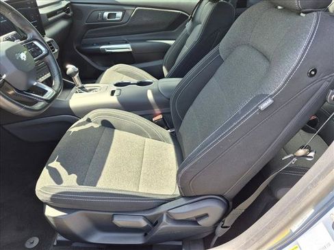 Used 2025 Ford Mustang GT RWD image 14