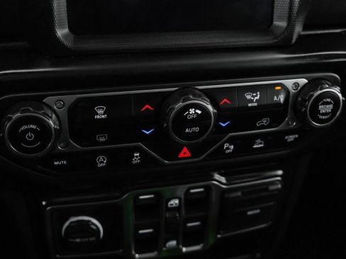 Used 2021 Jeep Gladiator Overland w/ Uconnect 4C Nav & Sound Group image 23