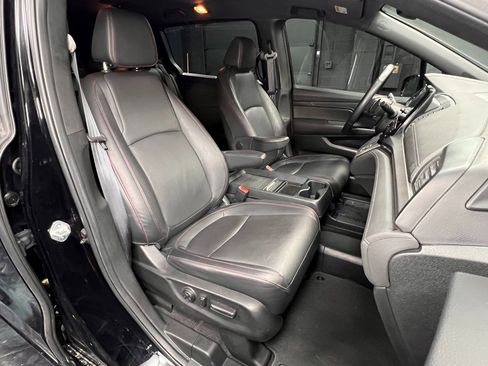 Used 2024 Honda Odyssey Sport image 4