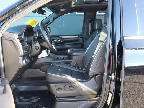 Used 2022 GMC Yukon SLT w/ SLT Luxury Package AWD/4WD image 7