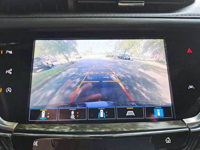 Used 2024 Cadillac XT6 Premium Luxury w/ Technology Package FWD image 19