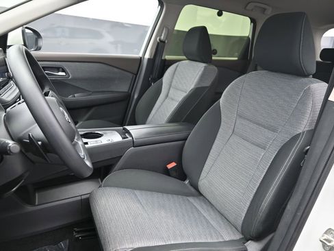 Used 2023 Nissan Rogue SV FWD image 16