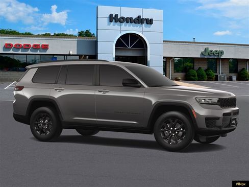 New 2025 Jeep Grand Cherokee L Altitude image 10