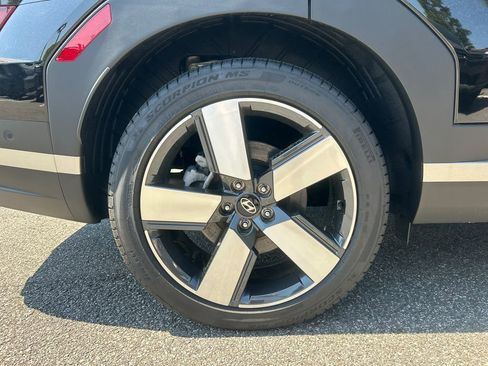 New 2025 Hyundai Santa Fe Limited FWD image 17