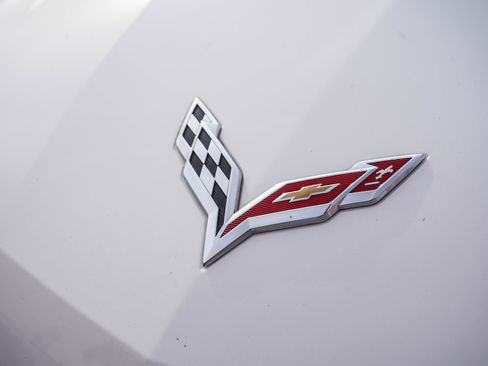 Used 2019 Chevrolet Corvette Stingray Coupe image 12