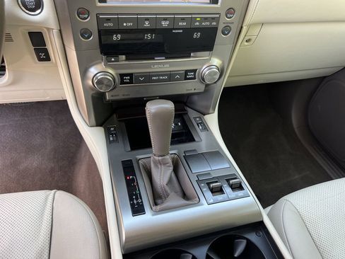 Used 2017 Lexus GX 460 Premium w/ Premium Package AWD/4WD image 28