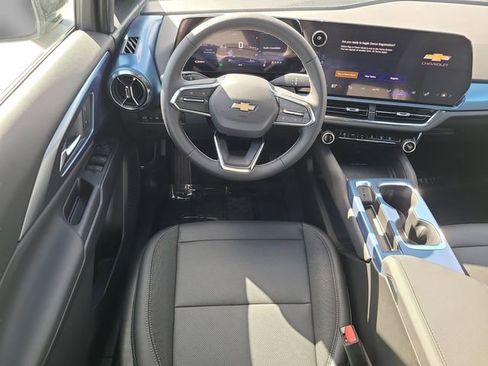 New 2026 Chevrolet Equinox EV LT w/ LPO, Blackout Package image 17