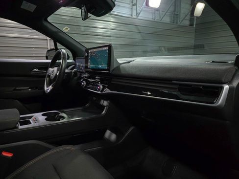 Used 2024 Honda Prologue EX image 12