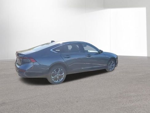 Used 2024 Honda Accord EX image 9