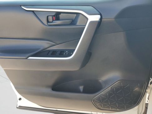 Certified 2025 Toyota RAV4 LE image 24