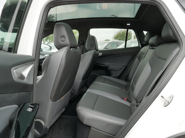 Certified 2023 Volkswagen ID.4 Pro S AWD/4WD image 17