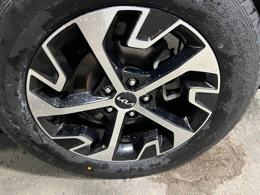 Used 2024 Kia Sportage EX FWD image 32