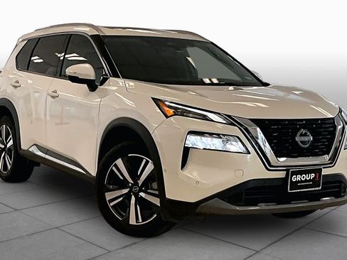 Used 2023 Nissan Rogue SL w/ SL Premium Package FWD image 2