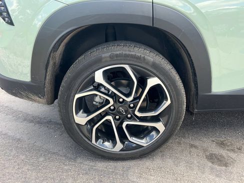 Used 2024 Chevrolet Trax RS w/ Sunroof Package FWD image 15