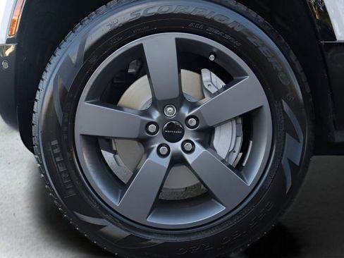 New 2026 Land Rover Defender 110 X-Dynamic SE image 28