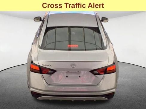 Used 2024 Nissan Altima 2.5 S FWD image 7