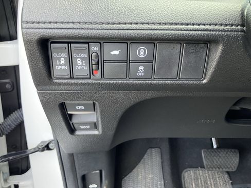 Used 2024 Honda Odyssey EX-L image 18