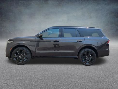 New 2027 Lincoln Navigator Reserve w/ Jet Appearance Package AWD/4WD image 4