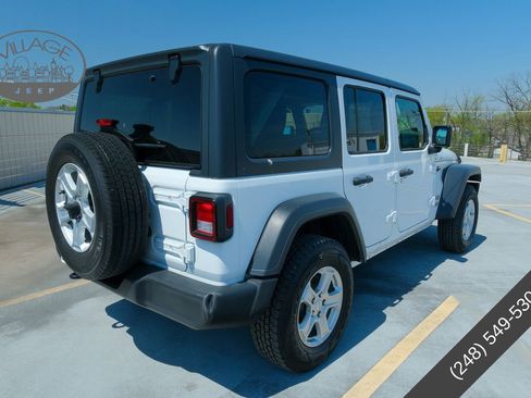 Used 2018 Jeep Wrangler Unlimited Sport S AWD/4WD image 3